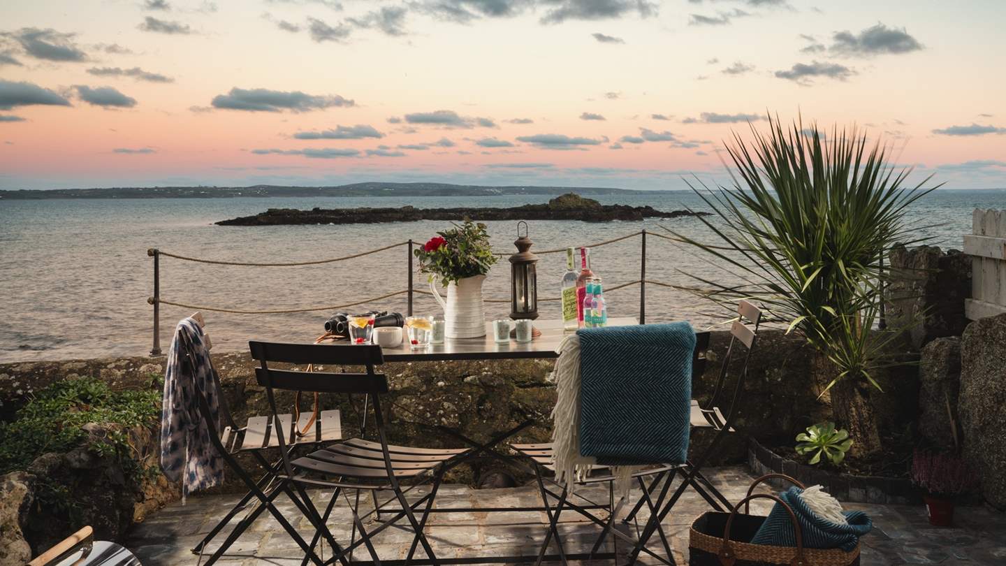 Gaze over open waters, the dreamiest garden view you'll ever find...
