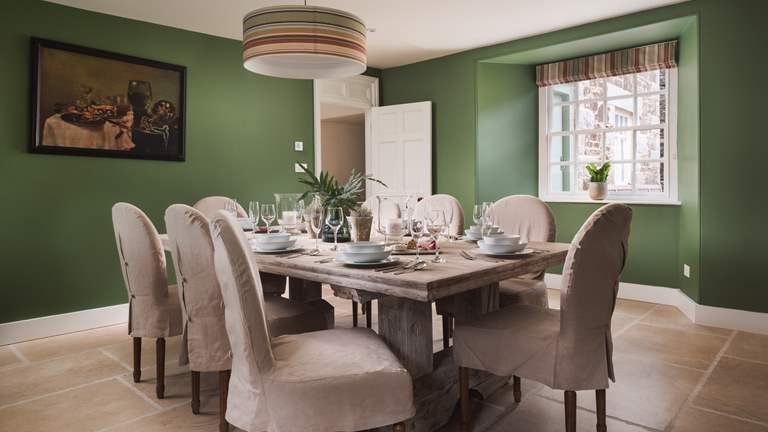 Tremayne Farmhouse - Sleeps 8 + 2 cots - Helford