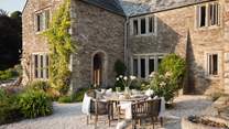 The outdoor dining table for splendid meals alfresco