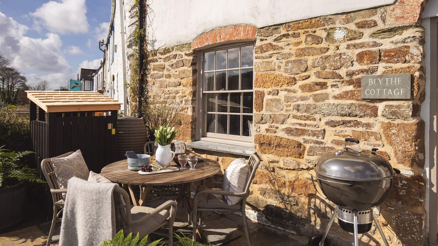 A sun-soaked spot for meals, whatever time of day