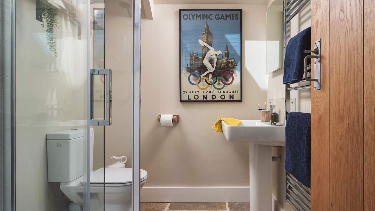 Begin your days with an invigorating shower in Trepigge’s oh-so-sweet shower room