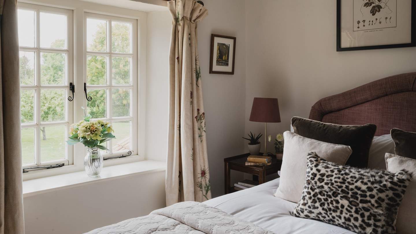 Seek country living dreams and wake to gorgeous garden scenes