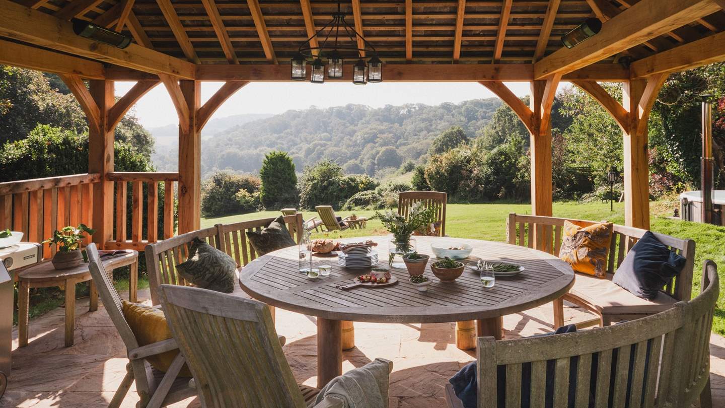 Take a moment or two to soak in this incredible view, yours for the taking, beautiful whatever the time of year