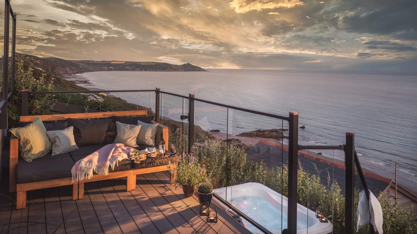 The hot tub is perfect whatever time of day, but there's something extra magical at night...