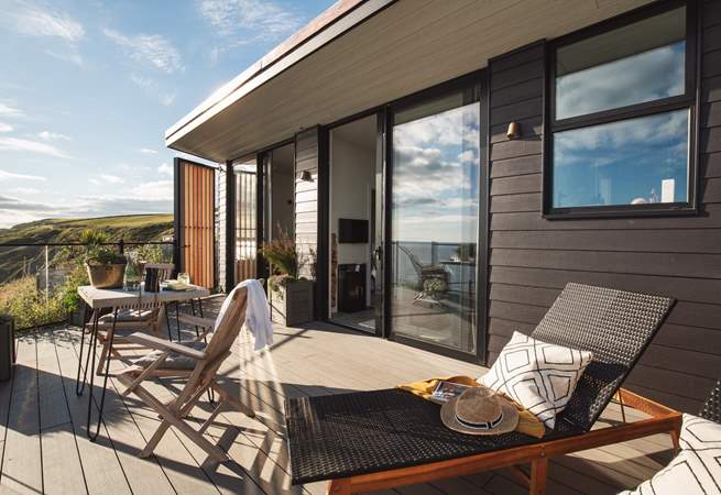 Cabin on the Cliff, holiday cottages Whitsand Bay