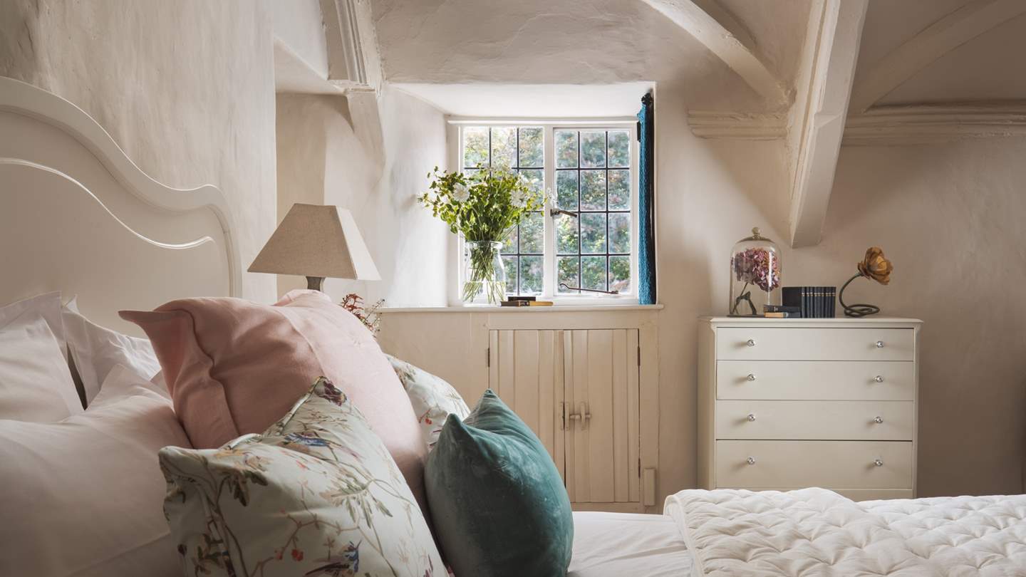 Savour country vistas while indulging in breakfast in bed...