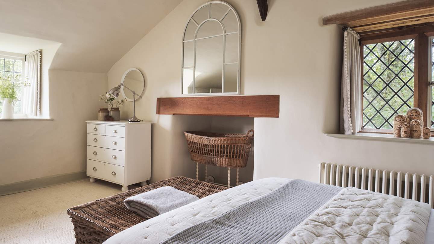 We just adore the quirky accessories in this boudoir