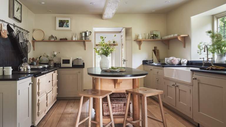 Place Barton - Sleeps 12 + cot - Exeter