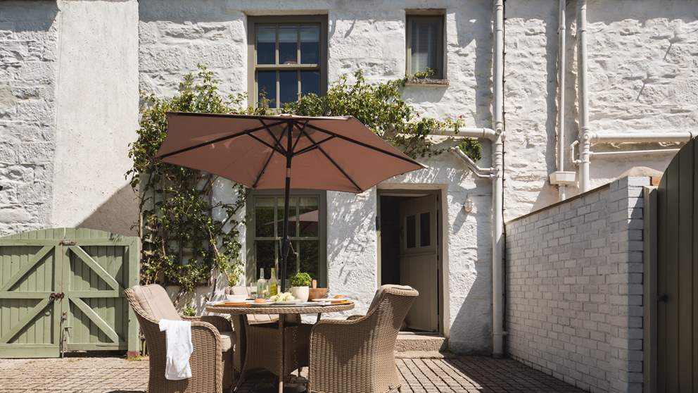 Enjoy boutique luxury at Apple Tree Cottage Gweek.