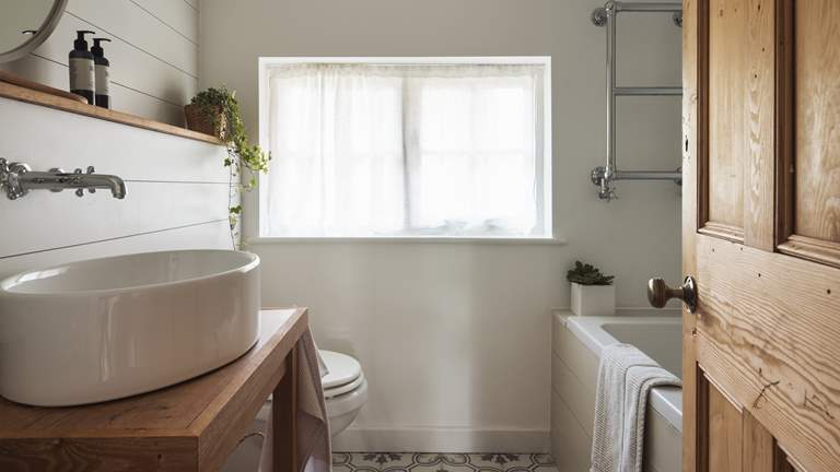 The Coach House - Sleeps 6 + cot - Shere