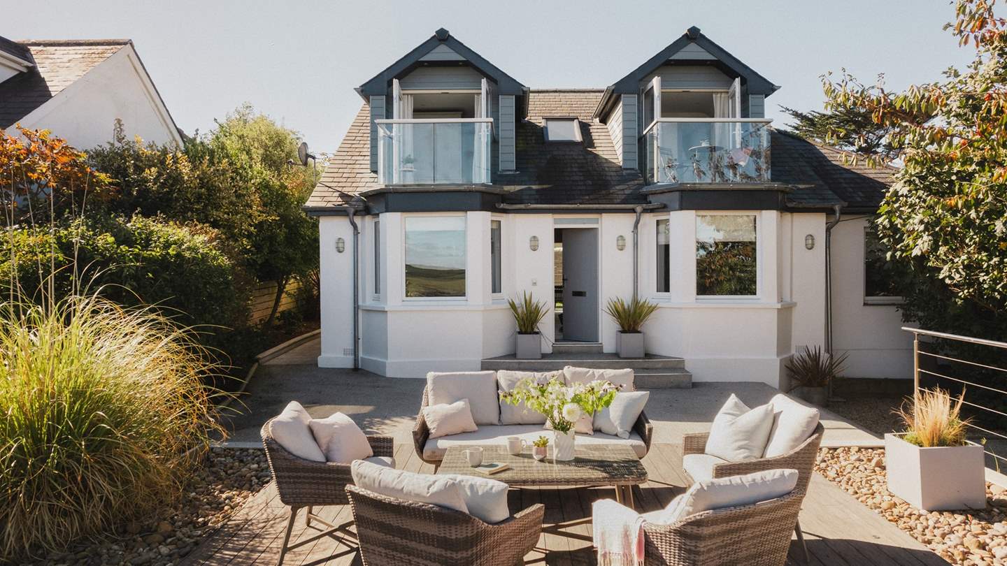 St Francis is a stunning property for ten, set within walking distance of Trevone Bay