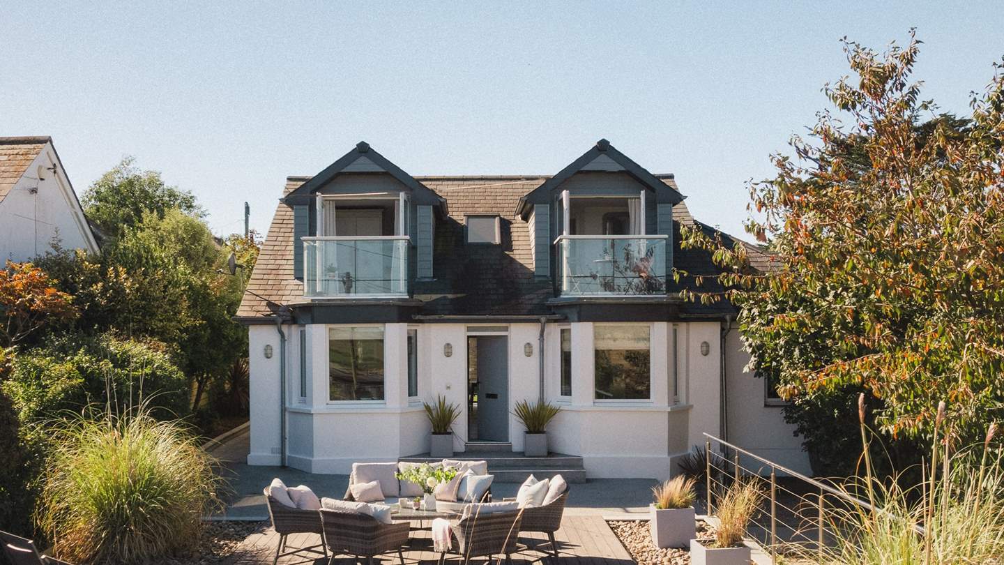 St Francis is a stunning property for ten, set within walking distance of Trevone Bay