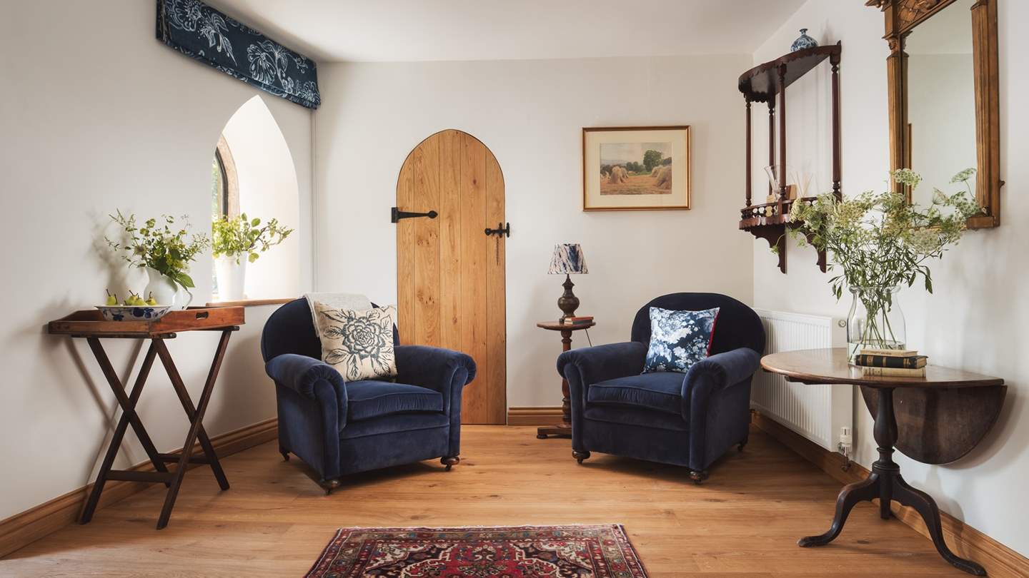 Step inside this unique retreat and you'll find splendid rooms which beautifully merge the old with the new