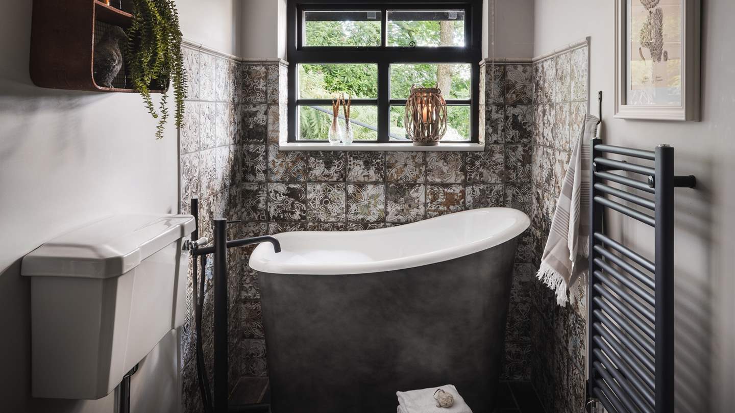 Retreat to the romantic slipper bath for bubble-topped soaks