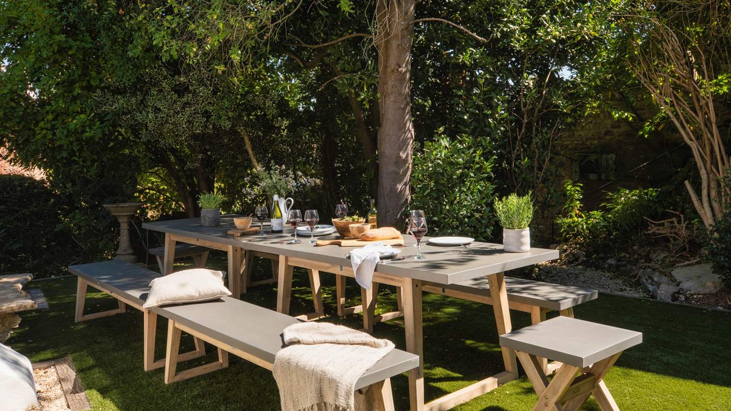 A fabulous nook for meals alfresco