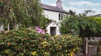 Chocolate-box pretty, our gorgeous Cornish cottage is nestled close to picturesque Bodmin Moor