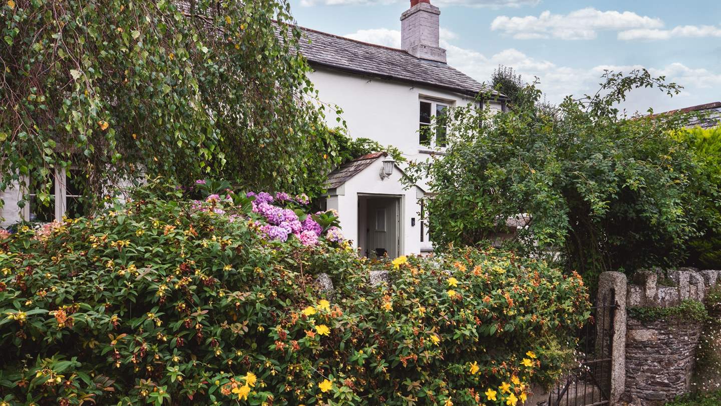 Chocolate-box pretty, this gorgeous Cornish cottage is nestled close to picturesque Bodmin Moor