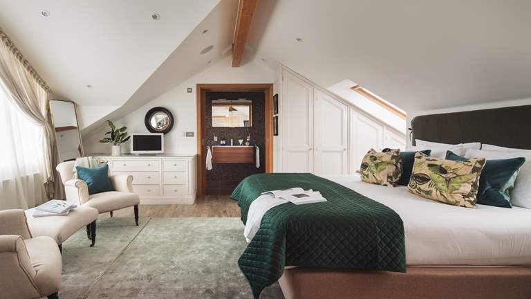 Water's Edge - Sleeps 10 + cot - Mawgan Porth