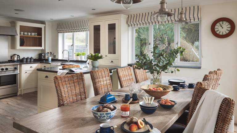 Water's Edge - Sleeps 10 + cot - Mawgan Porth