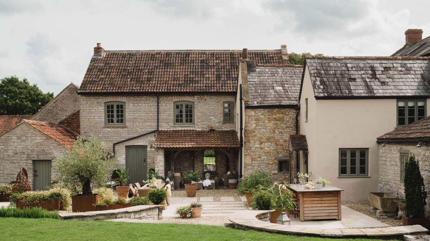 A private and self contained apartment set within Meadowsweet, our luxury retreat, Huxham Croft