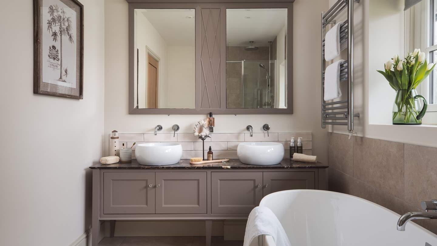 How cute are these twin sinks?