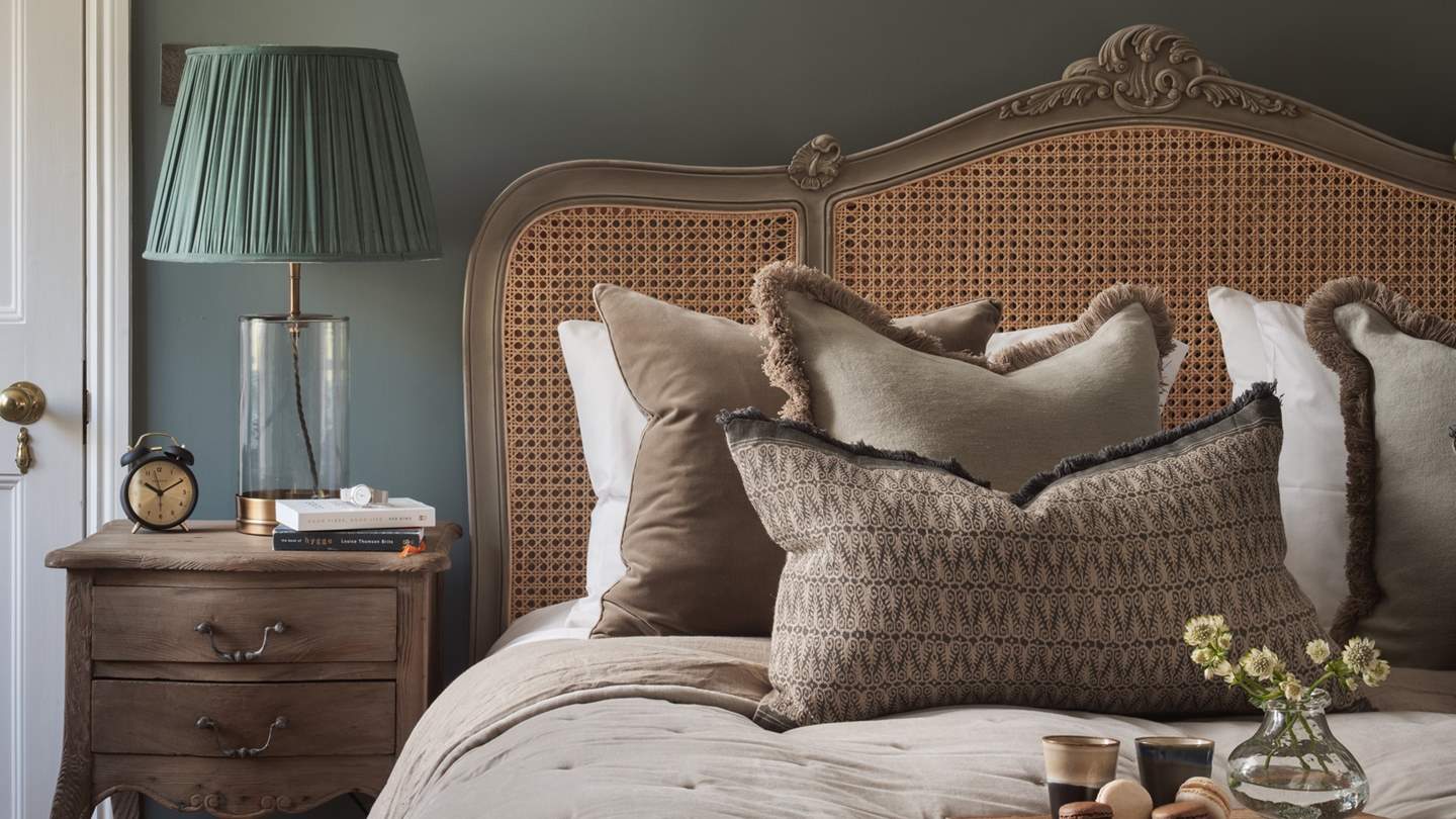 All of the beds come complete with luxurious bedding, linens, throws and cushions - bliss!