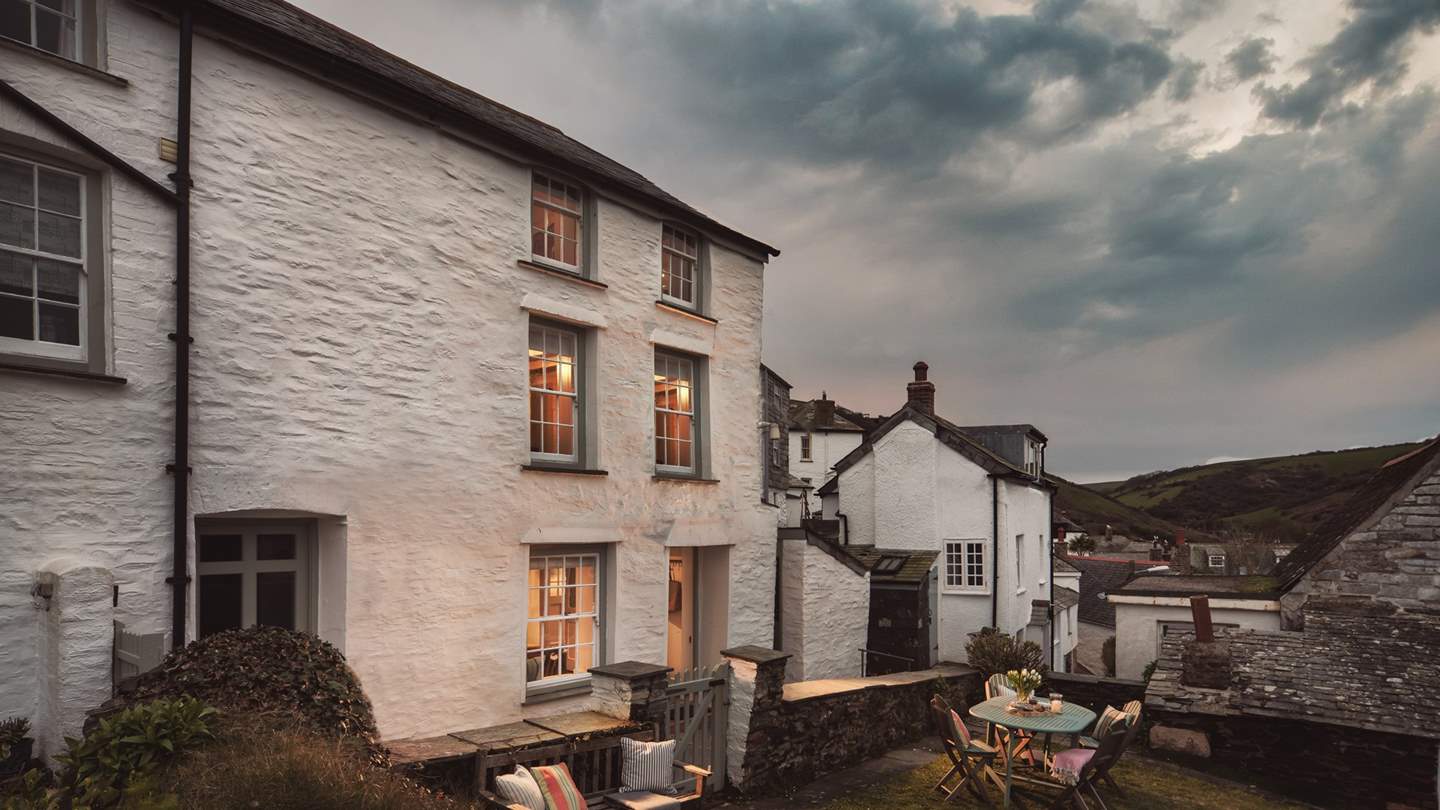 With over 200 years of history, Mount Pleasant is one of Port Isaac's oldest properties