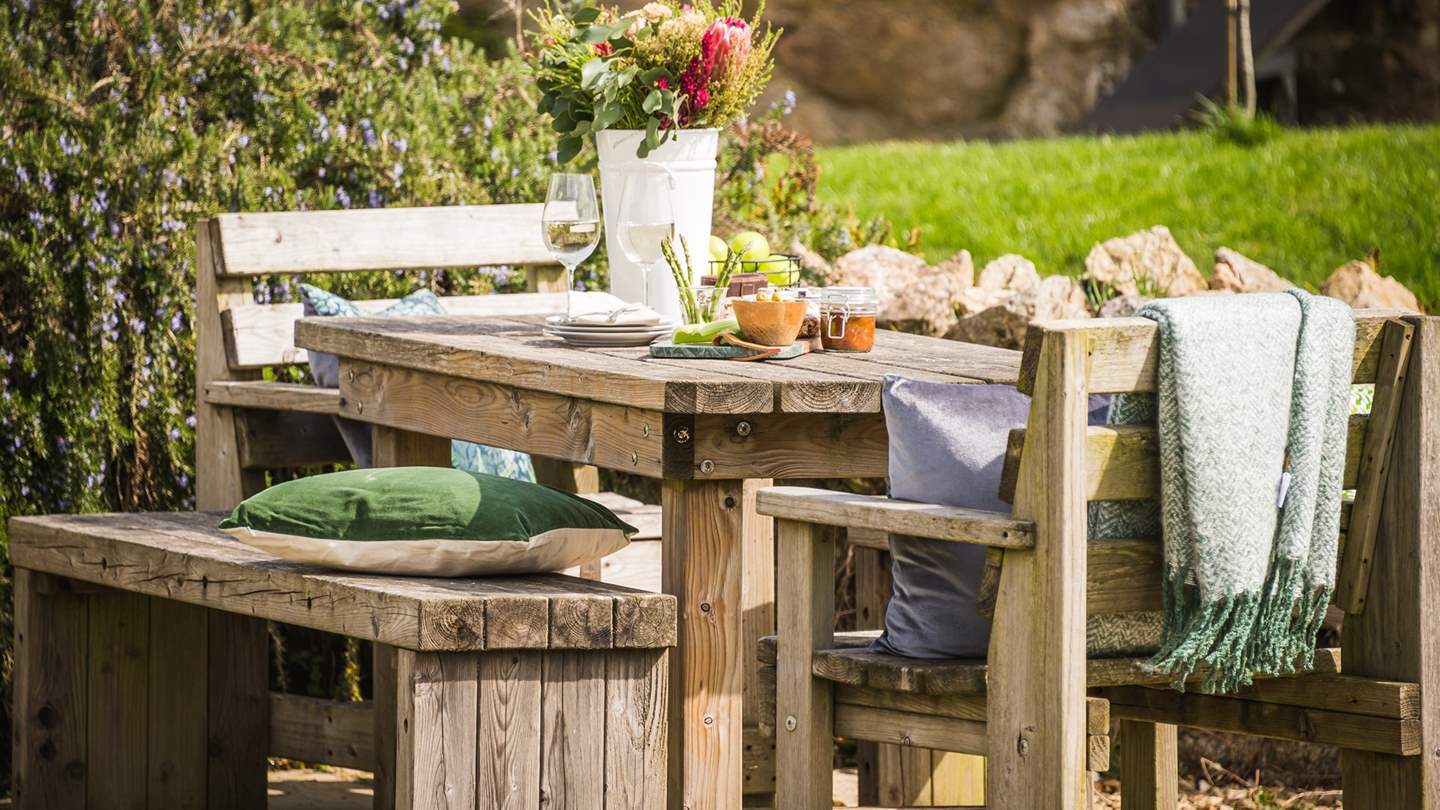 Alfresco meals are the order of the day during warmer months