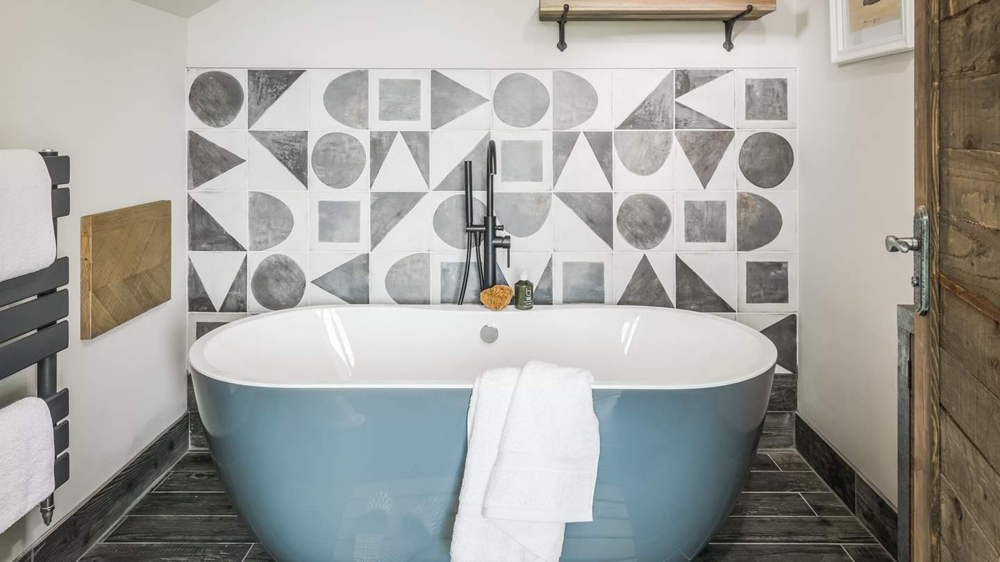 The ultimate bath tub for two...