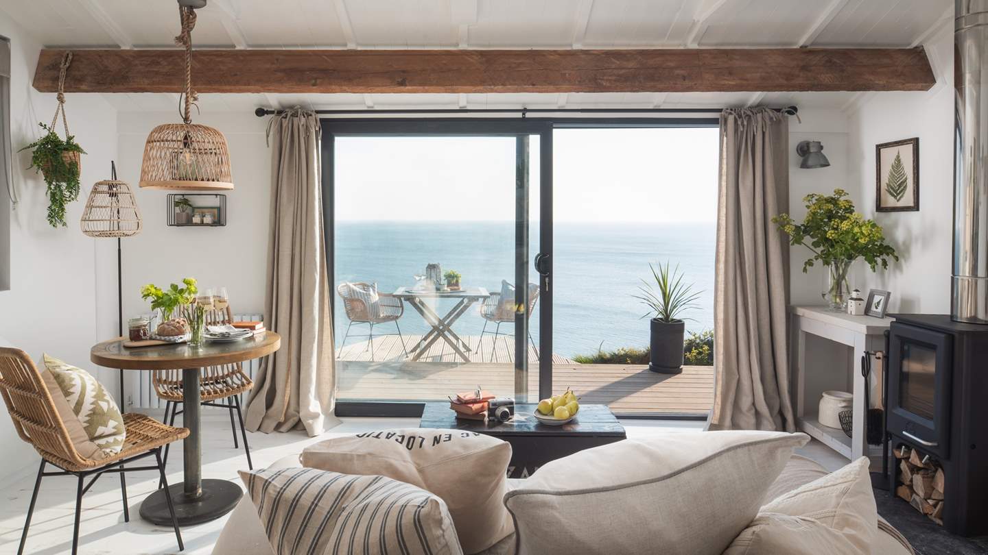 Welcome to Esperance,  our luxury retreat for two in Whitsand Bay...