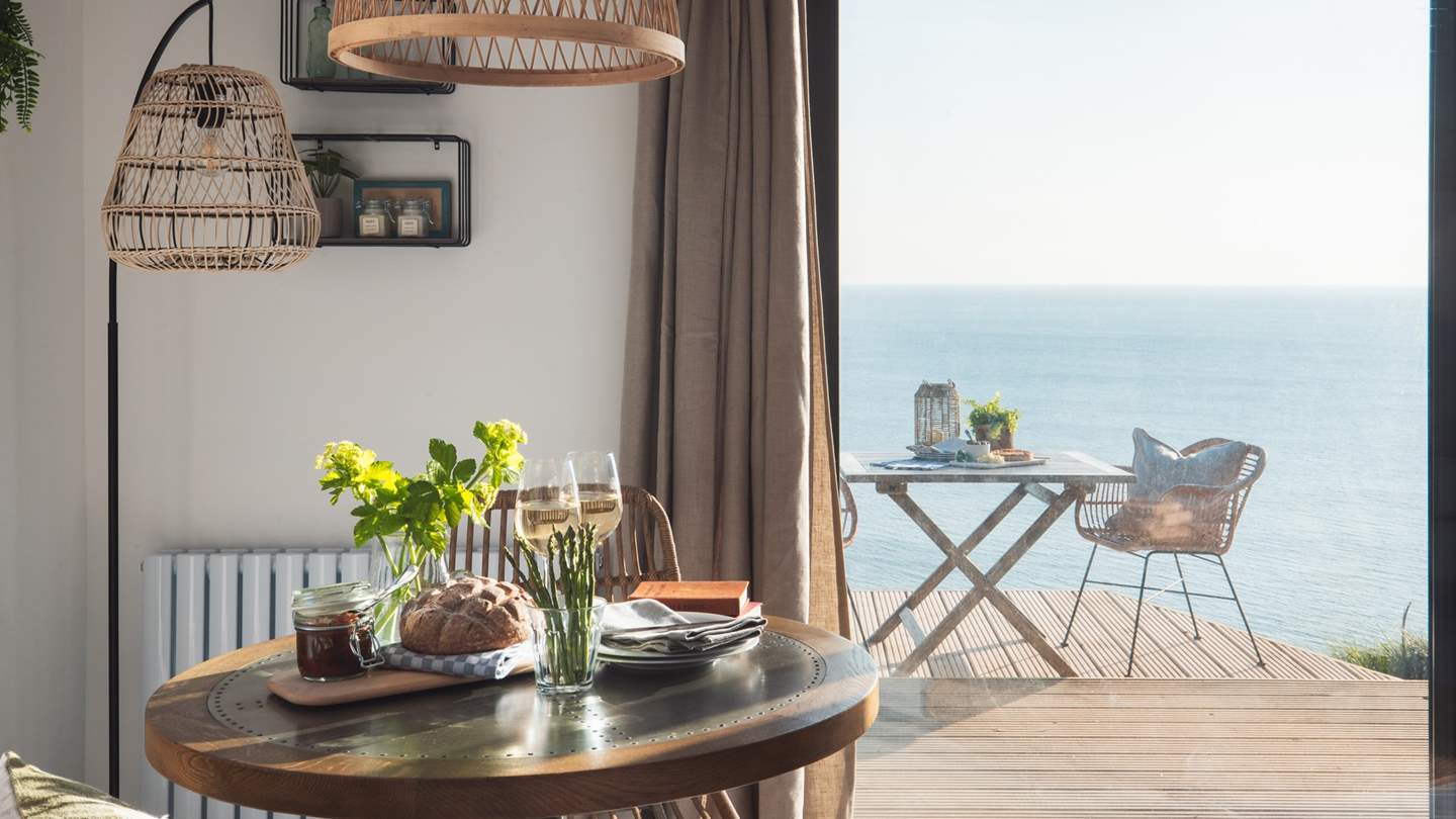 With two options for dining and stunning views at both, Esperance is perfect whatever the weather