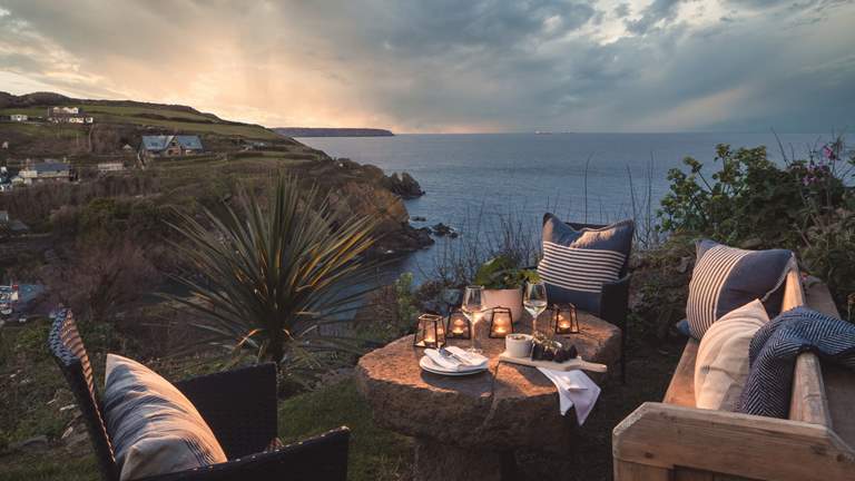 Atlinto - Sleeps 8 + cot - Cadgwith