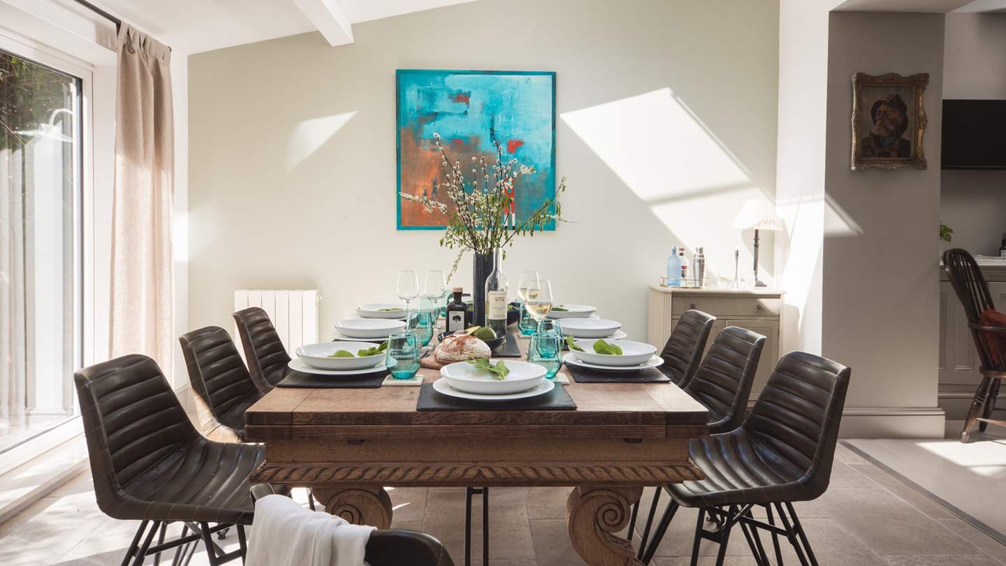 Mealtimes will be magical in this lovely setting