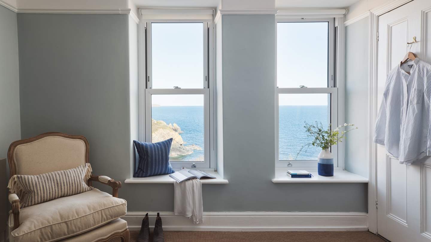 This wonderful bedrooms has stunning sea views from the comfort of the bed and an en suite shower room
