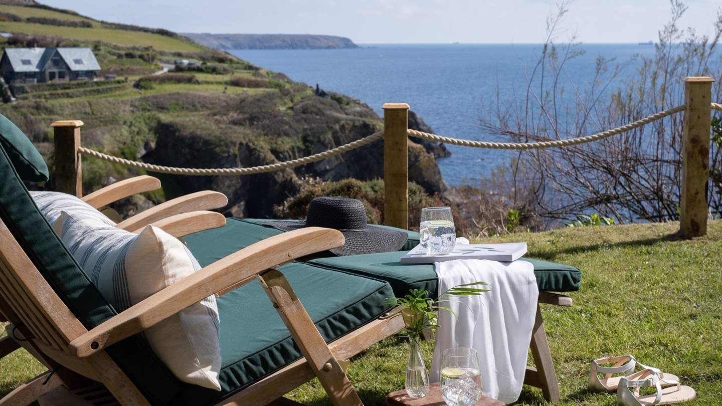 Set across the footpath lies this wonderful cliffside garden
