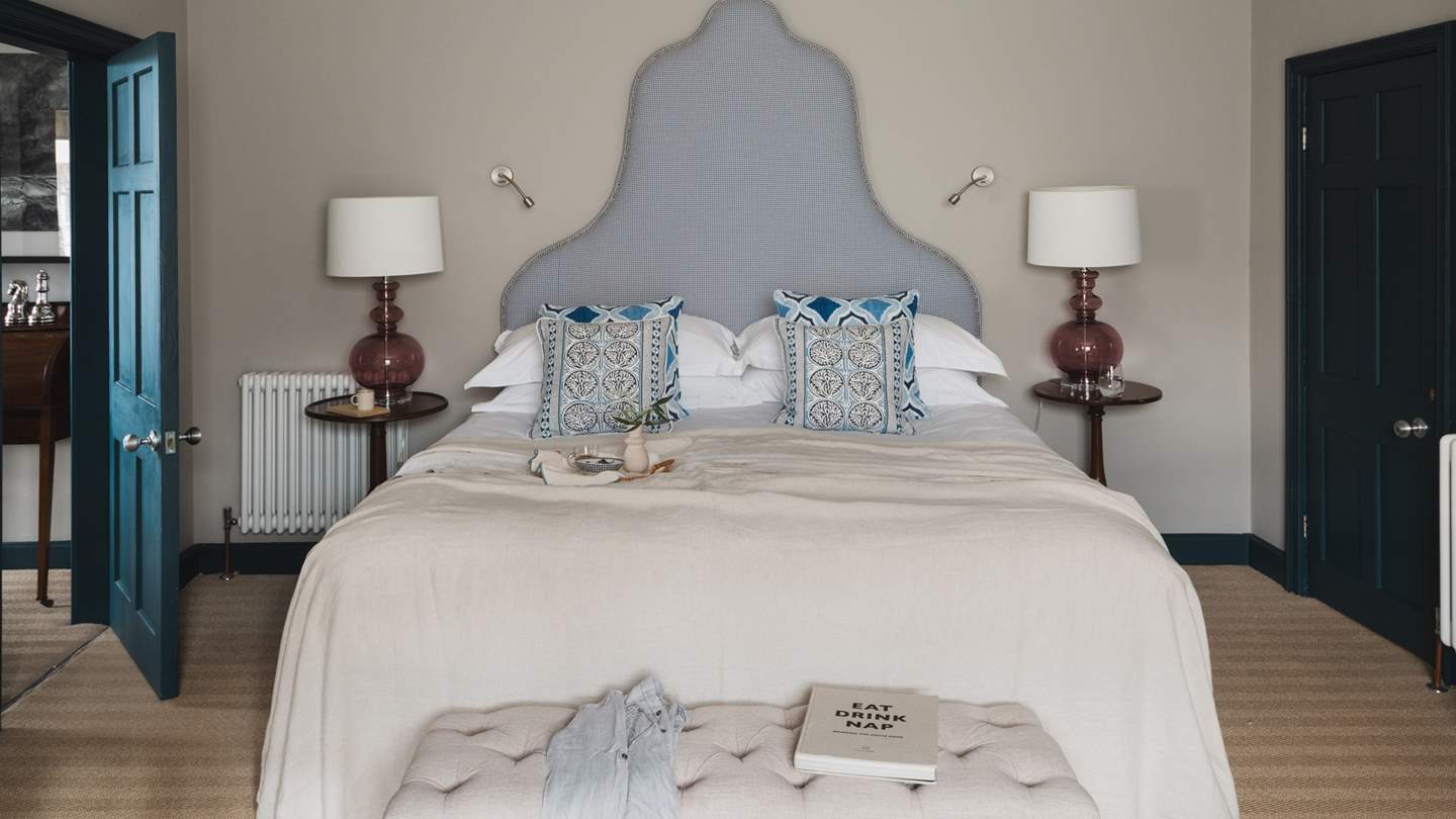 Slumbers await in the super-king-sized bed