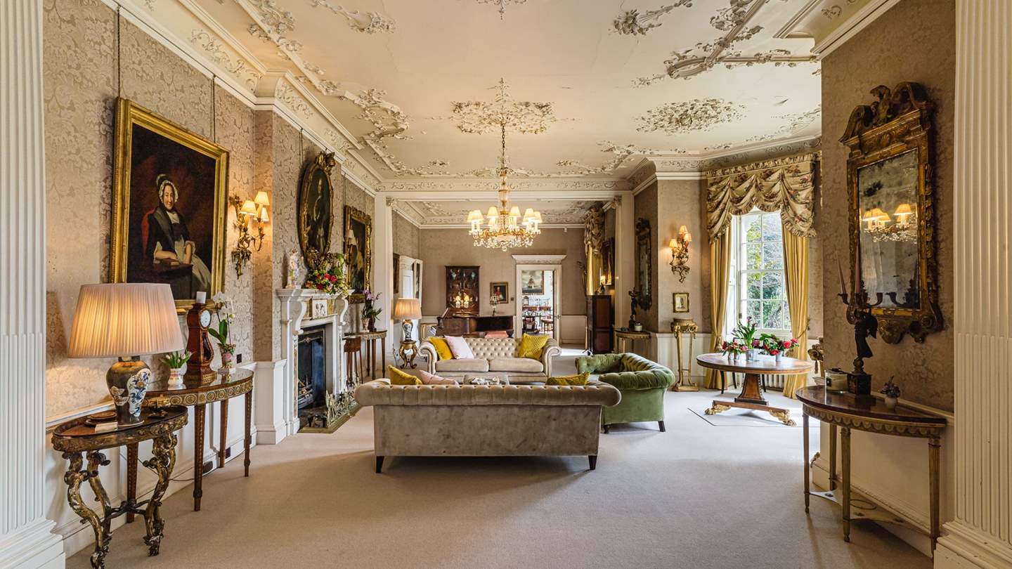 Whether your gathering for a celebration or just friends catching up, Pylewell Park is the perfect setting for your stay