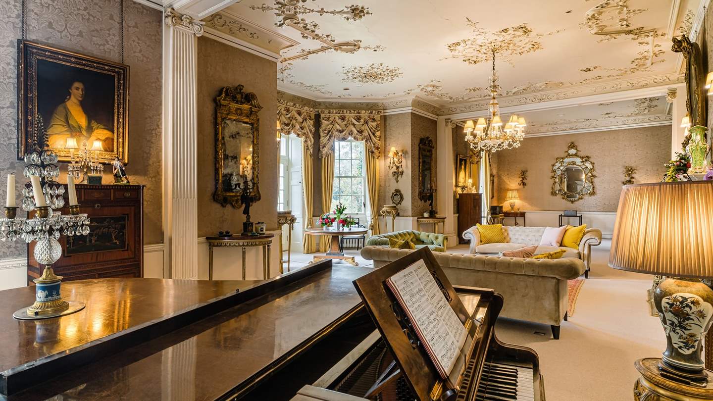 A tinkle on the ivories would be the perfect accompaniment whilst you relax together...