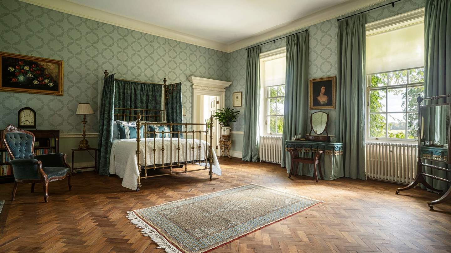'Hermione' is one of the largest rooms in the house and has an en suite with a bath