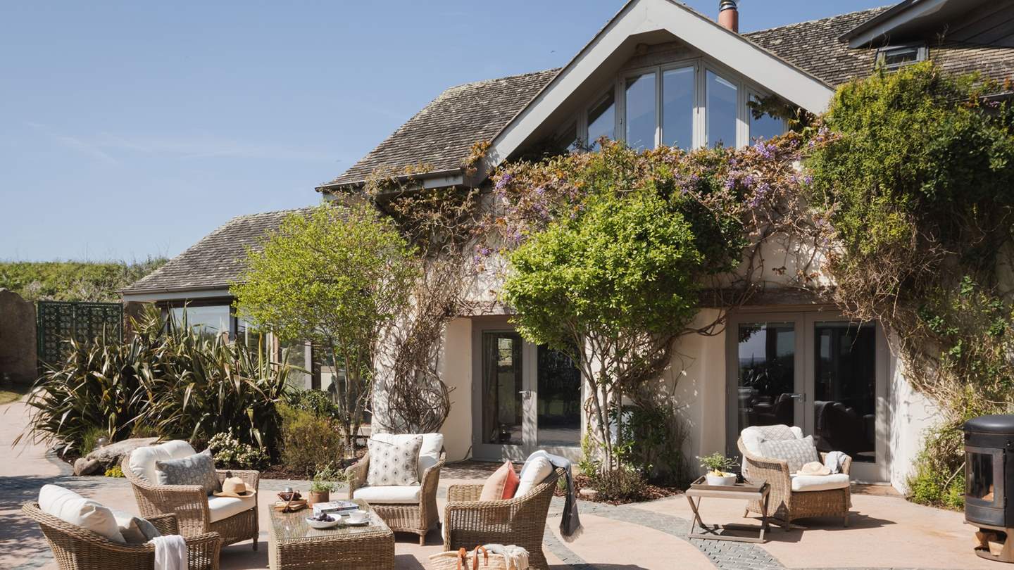 Velansaga is an outstanding retreat offering peace, luxury, and an escape from the everyday