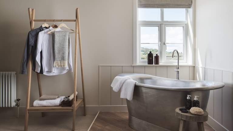 Brick House Farm - Sleeps 14 + 2 cots - Hereford