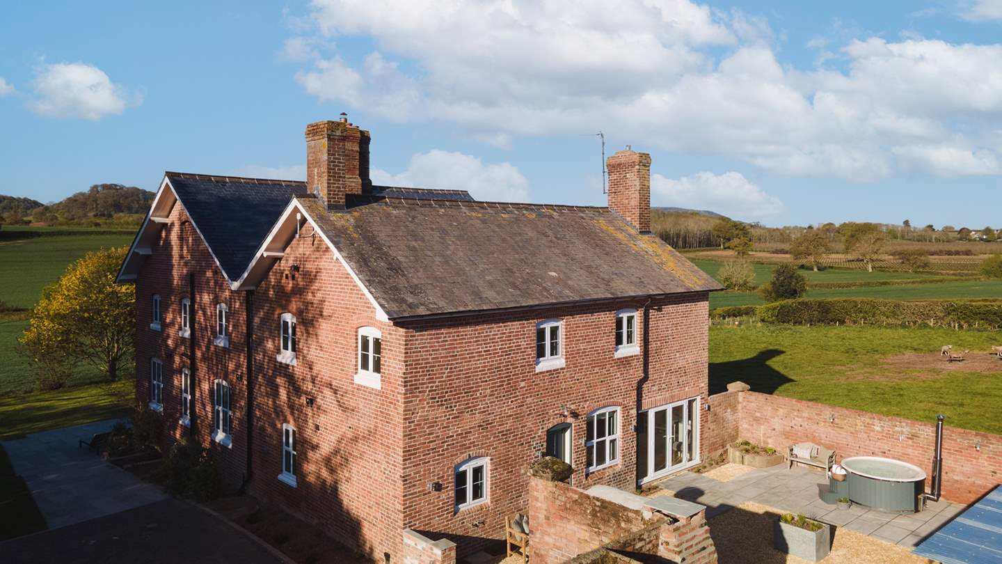 Surrounded by farmland and countryside, this is an idyllic escape