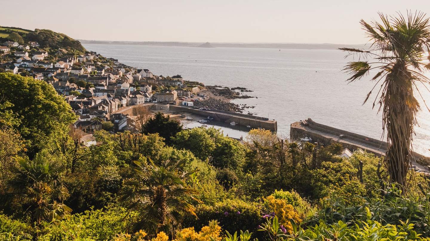 As you enter First Light, you'll discover an oasis of calm, where luxury living gives way to the coastal 