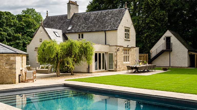 Spellbound - Sleeps 10 + cot - Cirencester