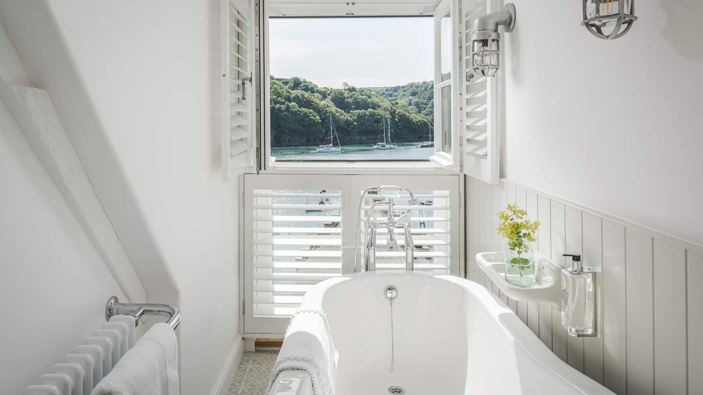 The incredible roll top bath - just right for a soak watching the boats float by!