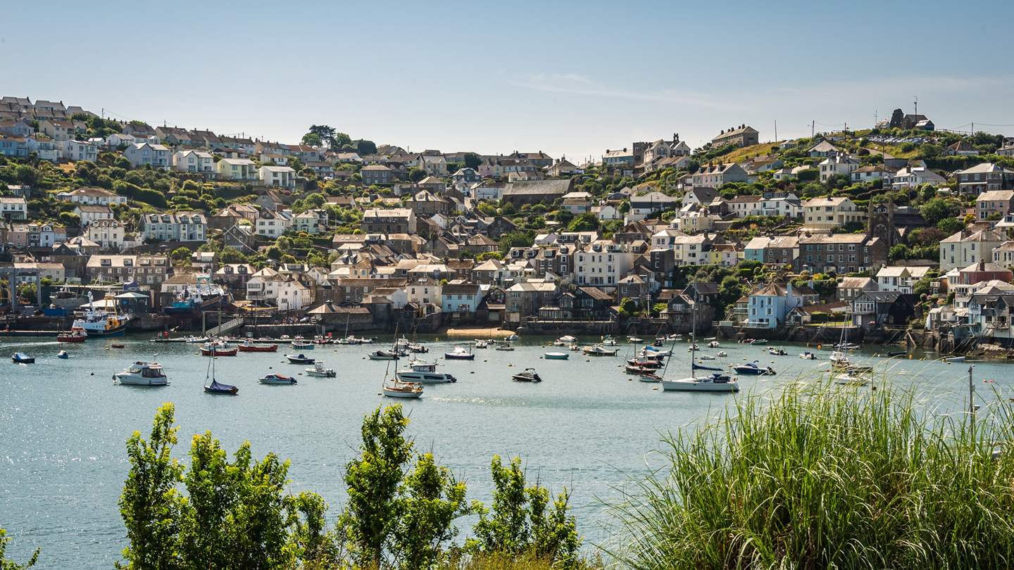 Watching the hustle and bustle of boats and yachts on the river is a wonderful way to while away an hour or two