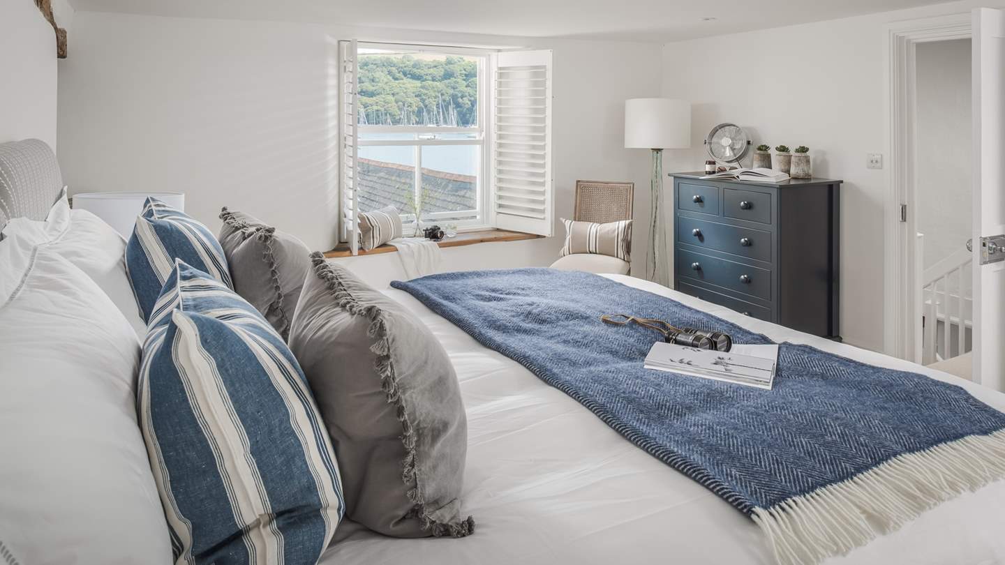 Lazy mornings in bed are simply a dream with views like these... 