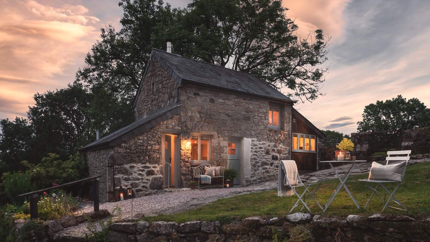 Set within the heart of Dartmoor National Park, this gorgeous cottage for two is a tucked away delight