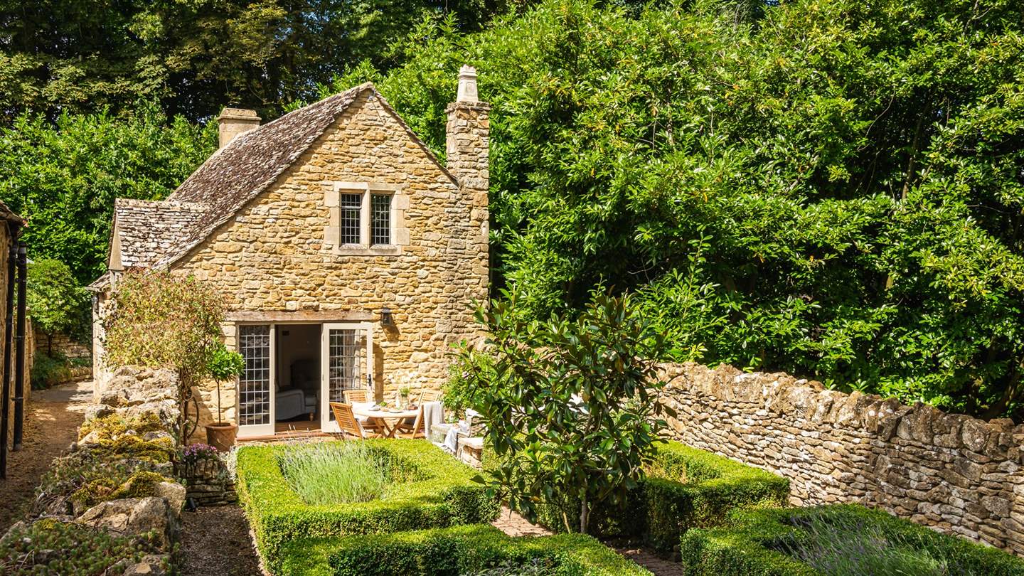 Surrounded by trees, this is a wonderful escape for couples and families alike