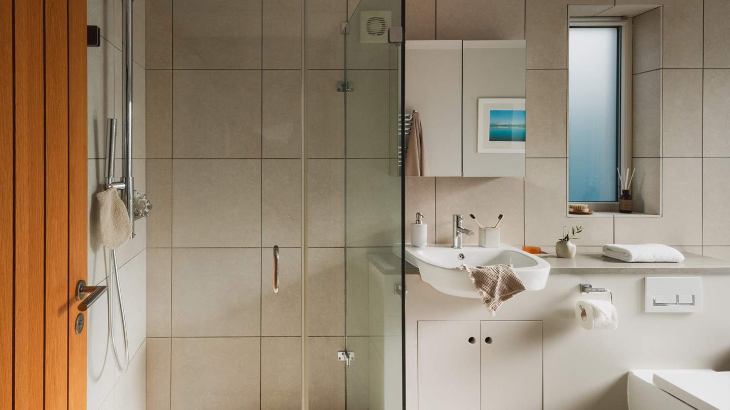 Savour wake-me-up moments with the large walk in shower 